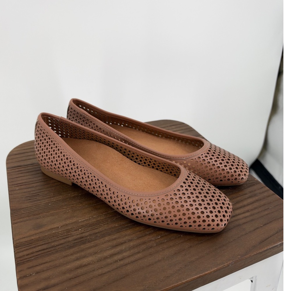 Vionic Orinda Perf Square Toe Ballet Flat Tan Leather Size 8 NWOT Arch Support